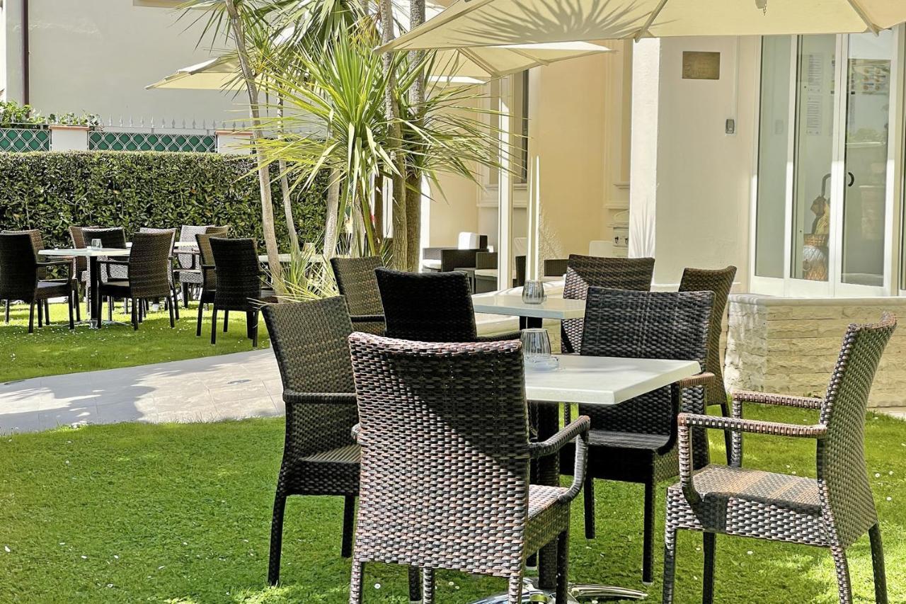 Hotel Pigalle Forte dei Marmi Luaran gambar